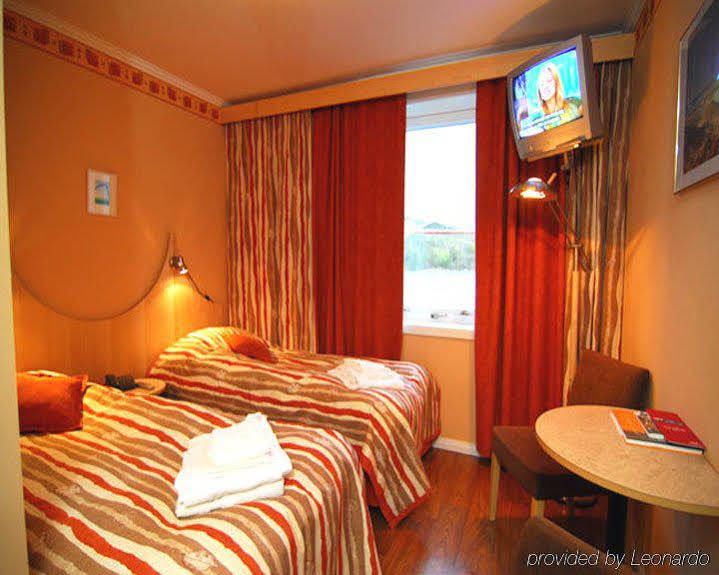 Bjoerkuddens Hotell & Restaurang Sandoverken Bagian luar foto